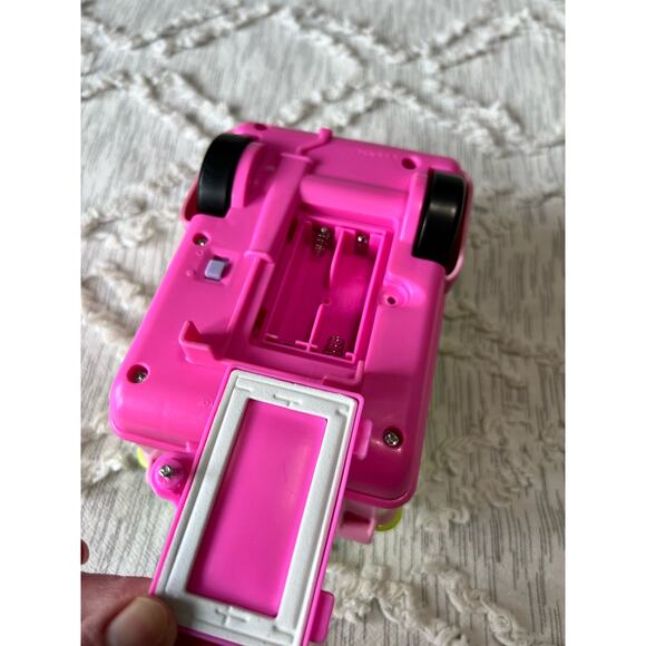 Fisher-Price Little People Camping Adventure Sarah Lynn 2007 - Picture 5 of 9